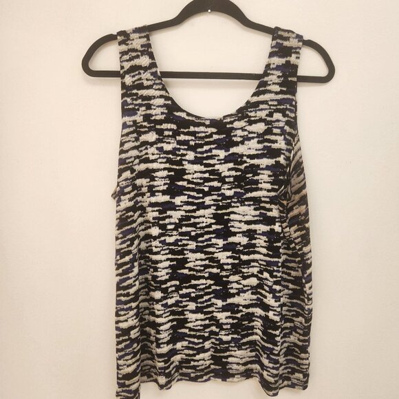 Chico's size 3 or XL Black and White Patterned Sleeveless Tank Top - Picture 2 of 6